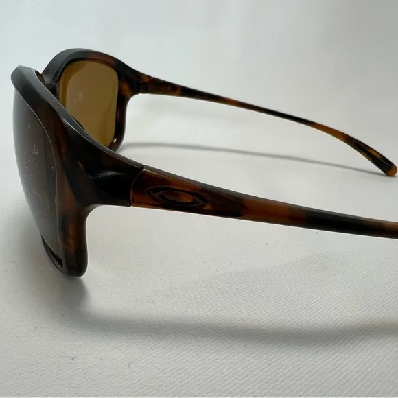 Oakley Brown Sport Sunglasses - Frames Only - Picture 6 of 9